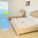 Mesun Hotel Himarë